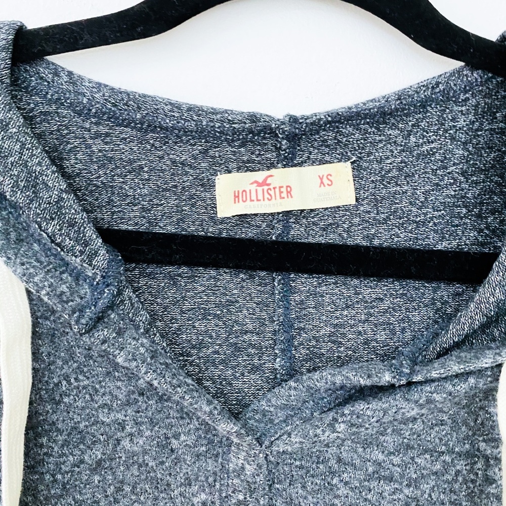 ❌SOLD❌ HOLLISTER LONG SLEEVE TOP SWEATER WITH HODDIE - Picture 4 of 5